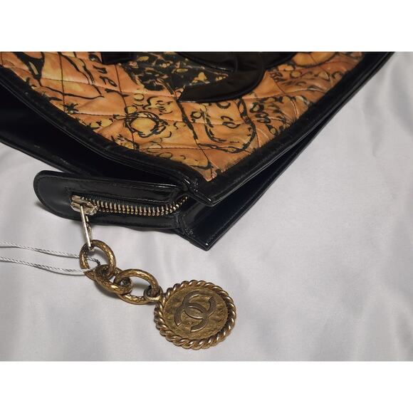 US Based Authentic Chanel CC Printed & Leather Quilted Clutch Bag w Medallion - Picture 7 of 15
